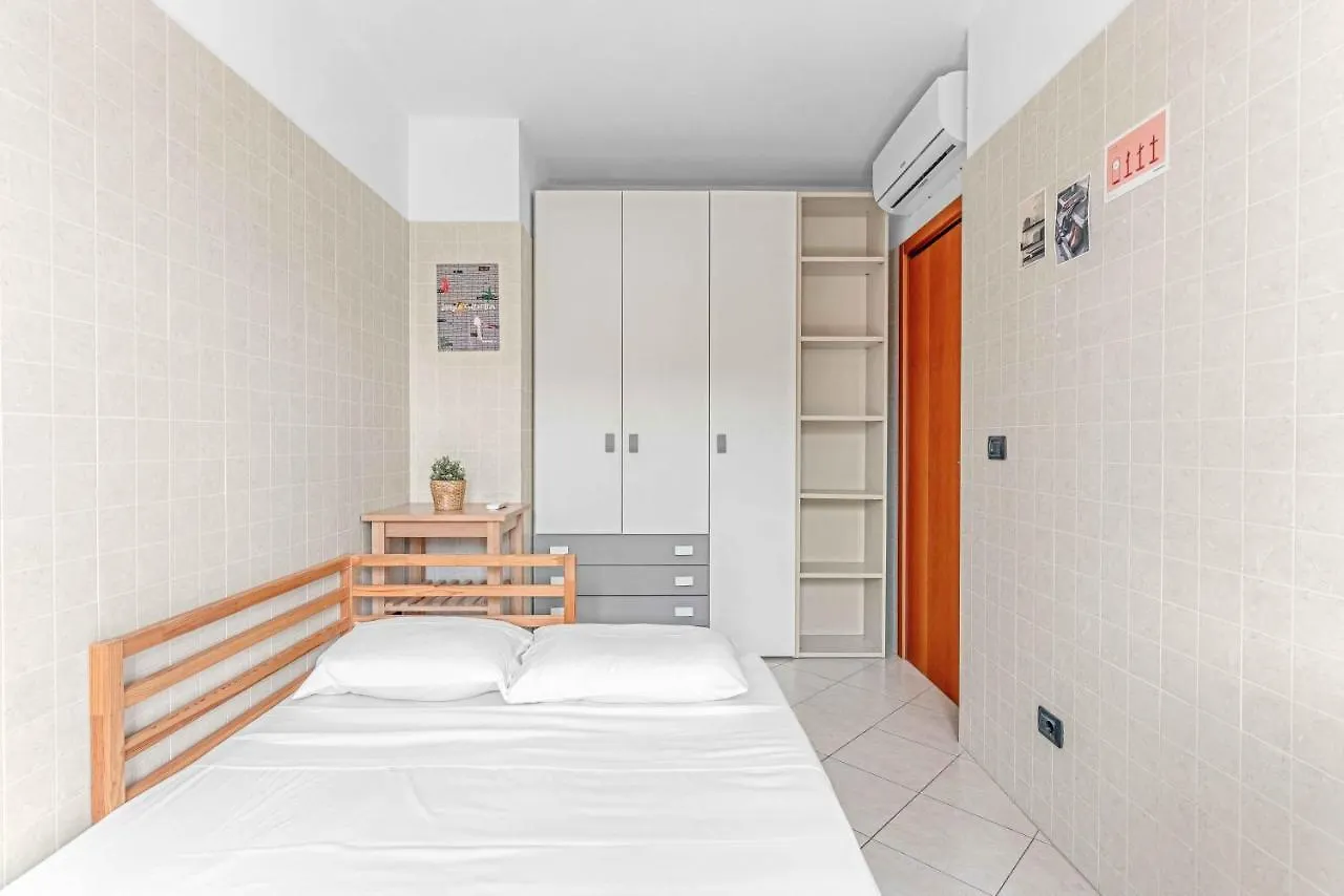 Its Home - Prandina 28 Milan
